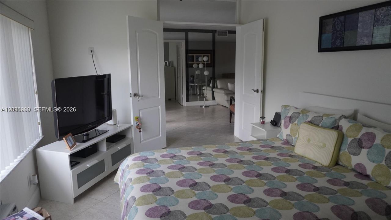 800 S Hollybrook Dr , Unit 305, Pembroke Pines, FL 33025 Photo