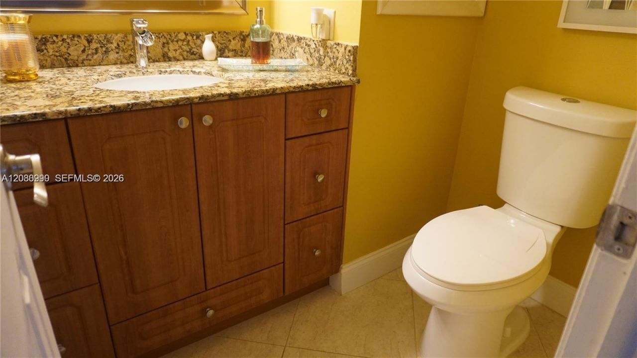 800 S Hollybrook Dr , Unit 305, Pembroke Pines, FL 33025 Photo