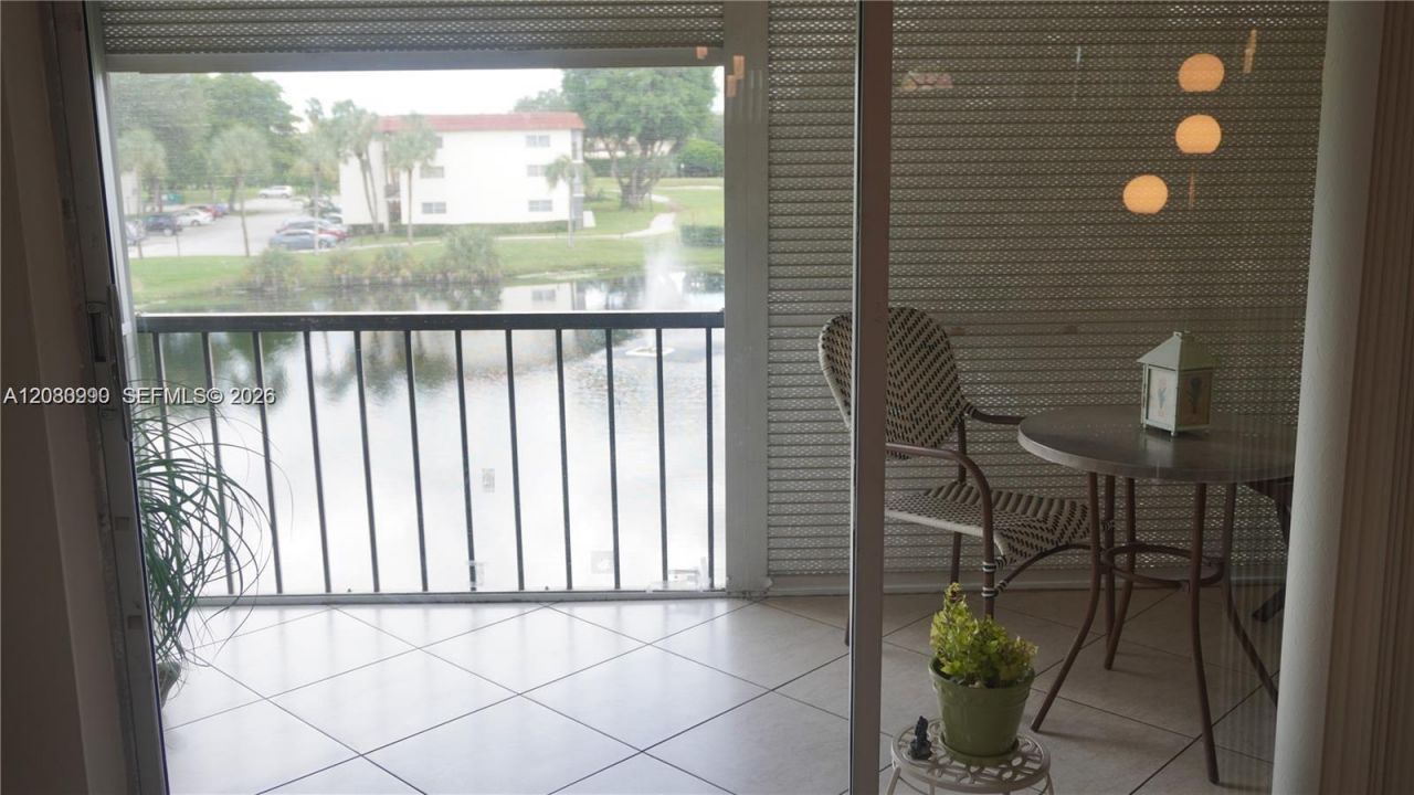 800 S Hollybrook Dr , Unit 305, Pembroke Pines, FL 33025 Photo