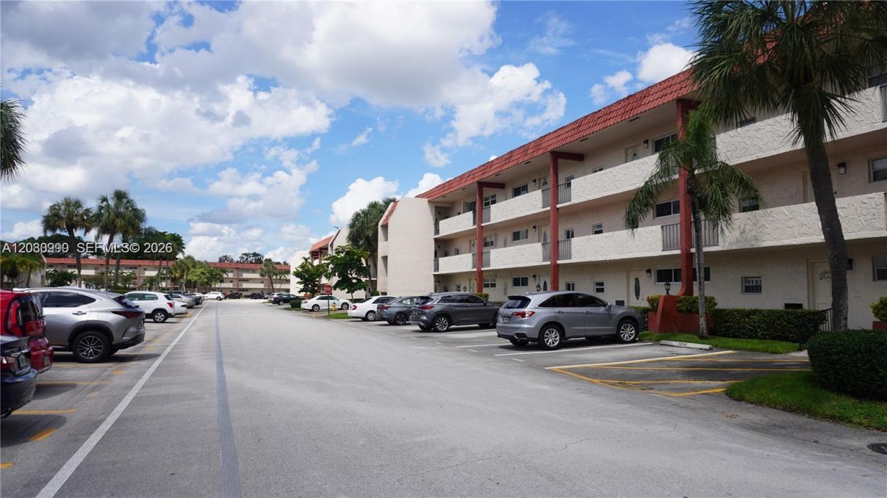 800 S Hollybrook Dr , Unit 305, Pembroke Pines, FL 33025 Photo