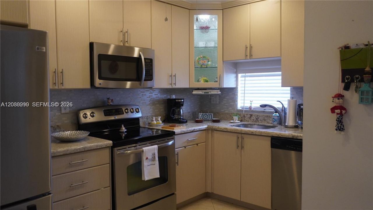 800 S Hollybrook Dr , Unit 305, Pembroke Pines, FL 33025 Photo