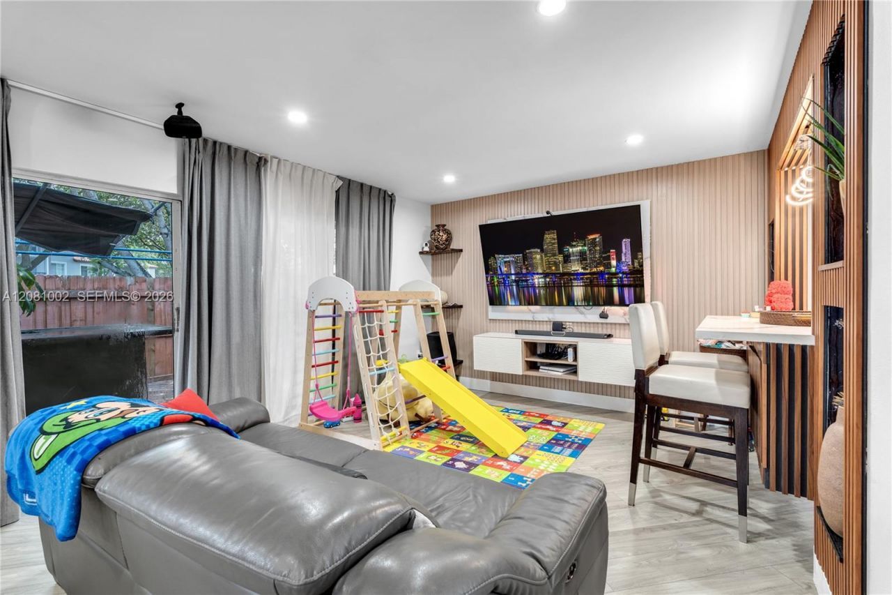 7501 SW 108th Ave , Miami, FL 33173 Photo