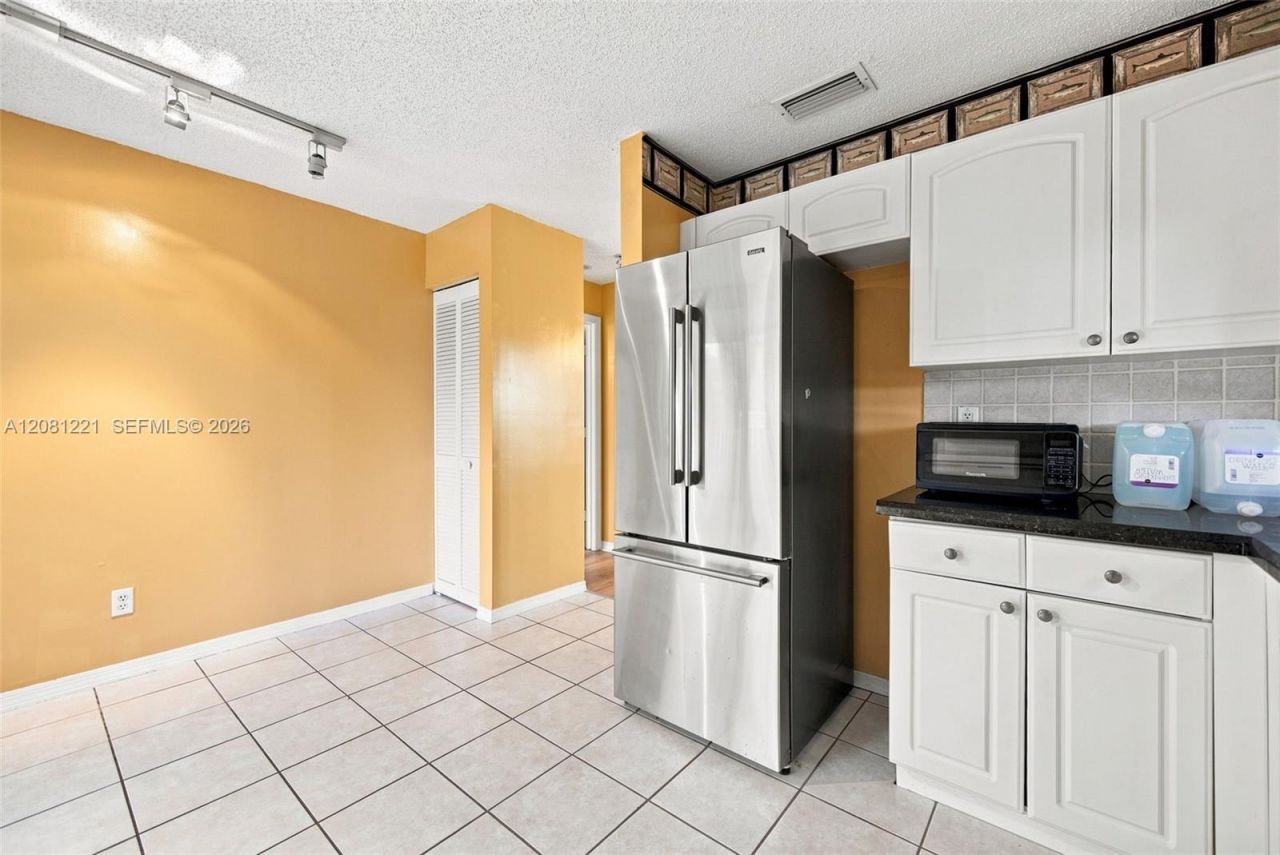 1533 W Harmony Lake Cir, Davie, FL 33324 Photo