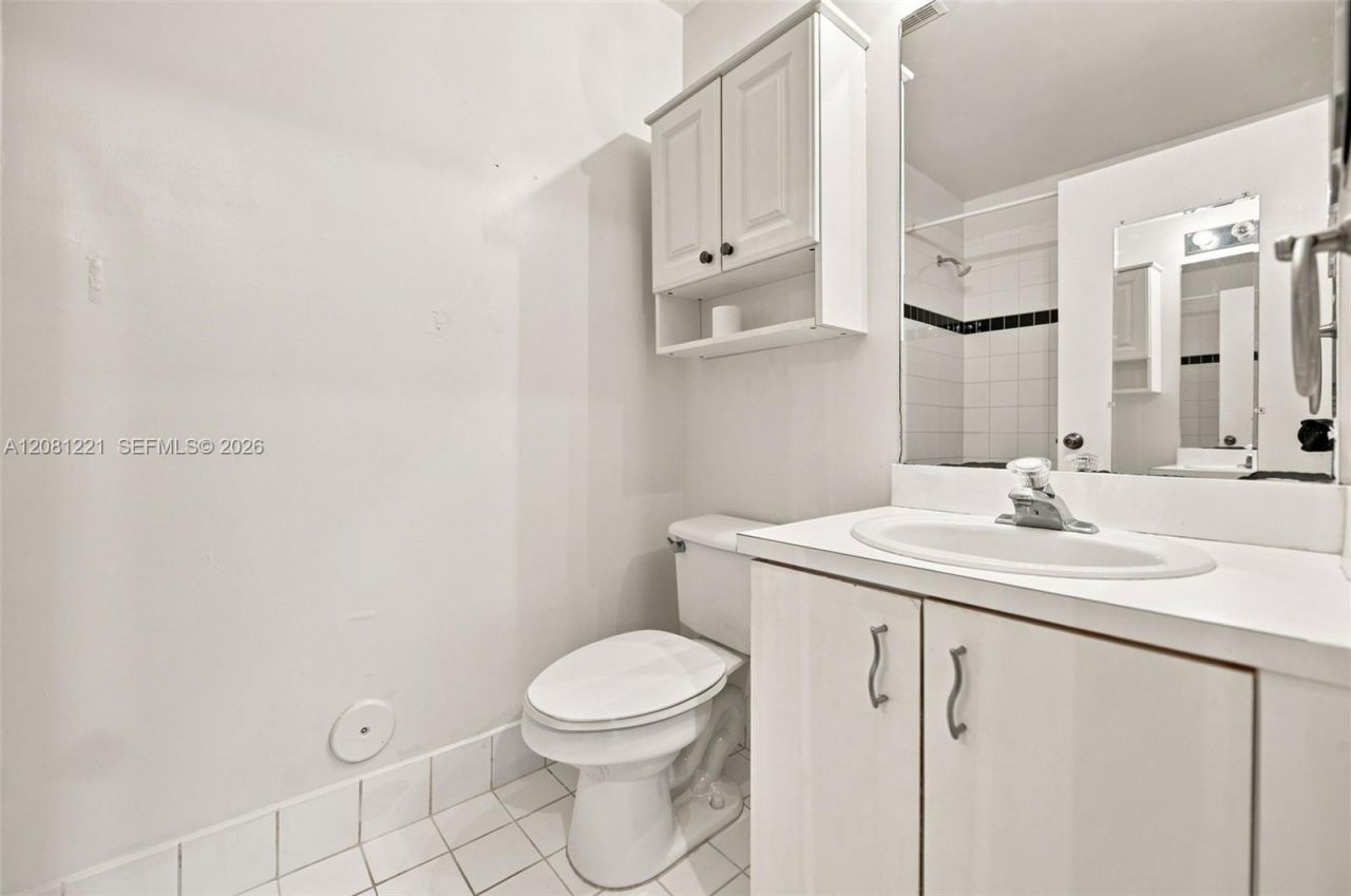 1533 W Harmony Lake Cir, Davie, FL 33324 Photo