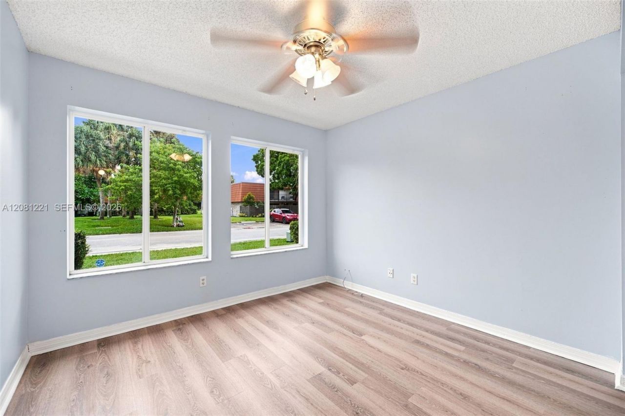 1533 W Harmony Lake Cir, Davie, FL 33324 Photo