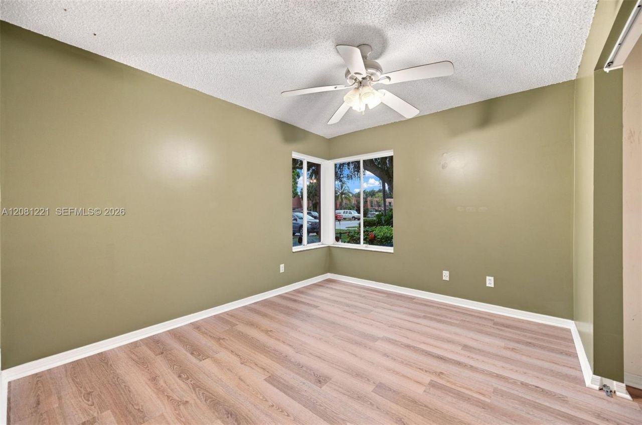 1533 W Harmony Lake Cir, Davie, FL 33324 Photo