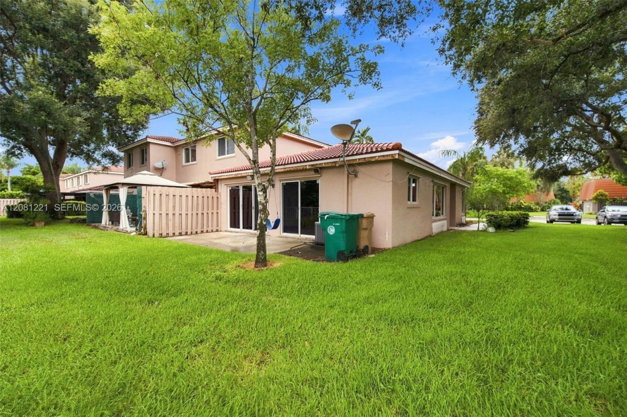 1533 W Harmony Lake Cir, Davie, FL 33324 Photo