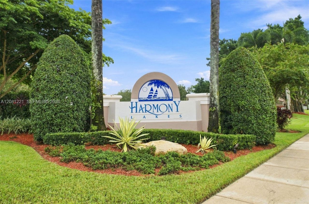 1533 W Harmony Lake Cir, Davie, FL 33324 Photo