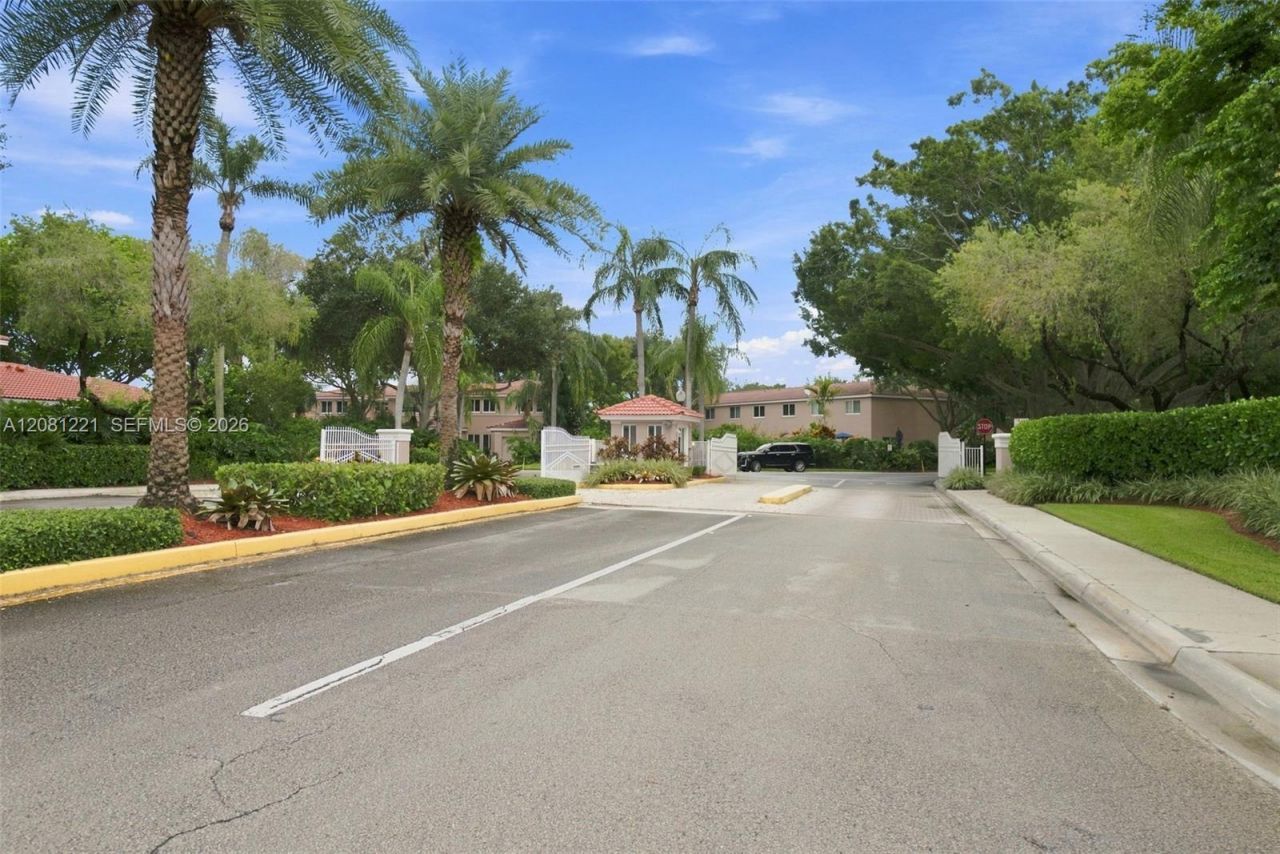 1533 W Harmony Lake Cir, Davie, FL 33324 Photo
