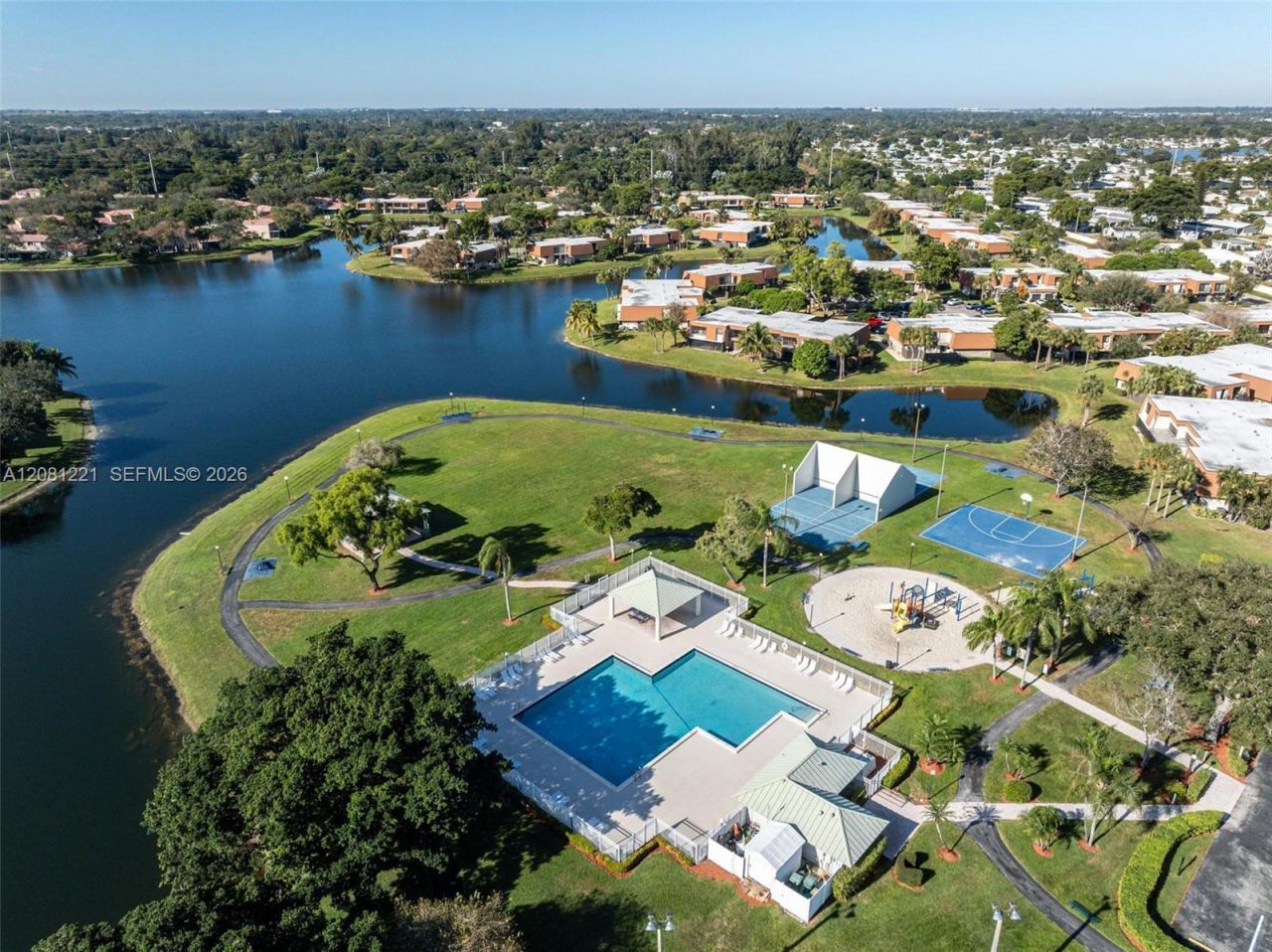 1533 W Harmony Lake Cir, Davie, FL 33324 Photo