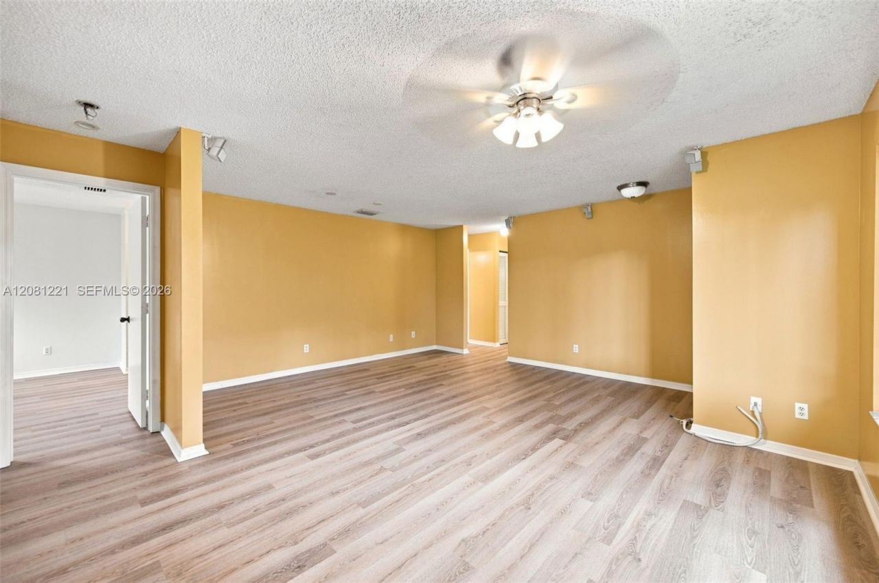 1533 W Harmony Lake Cir, Davie, FL 33324 Photo