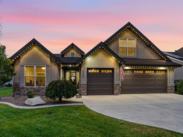 3552 W Star Hollow Dr, Meridian, ID 83646