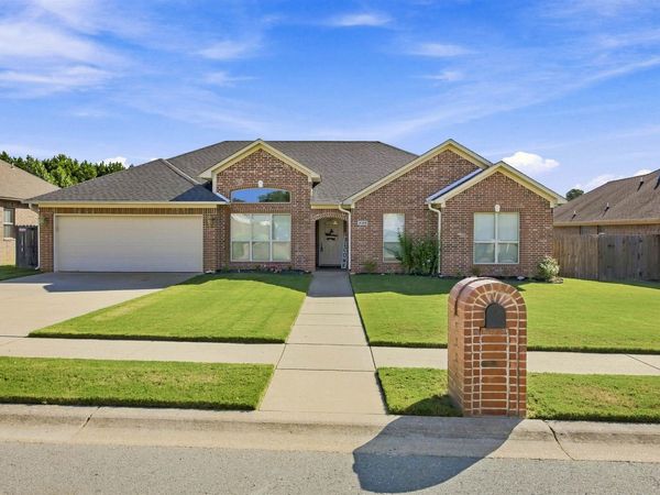 4108 Olympia Drive, Bryant, AR 72022