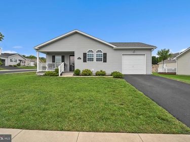 25 DAWN DRIVE , DOUGLASSVILLE, PA 19518