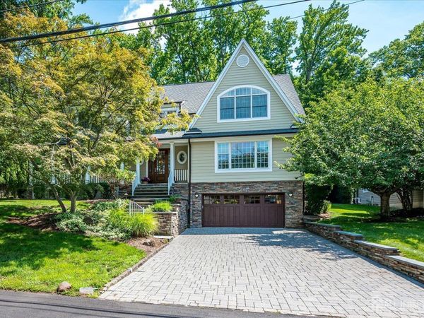 4 Edgewood Road , Edison, NJ 08820
