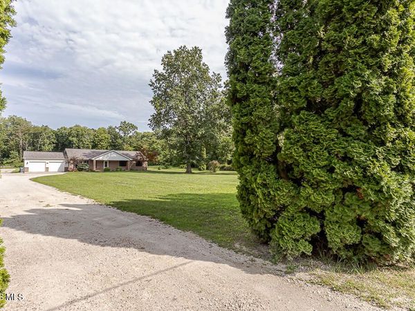 412 Schwamberger Road , Holland, OH 43528