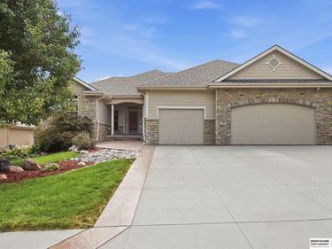 10239 Margo Street, La Vista, NE 68128