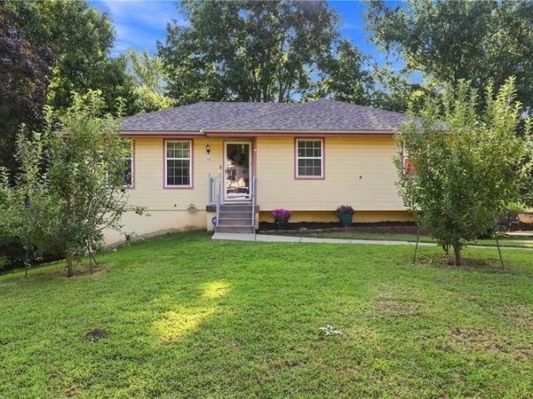3204 SE 5TH Court, Blue Springs, MO 64014