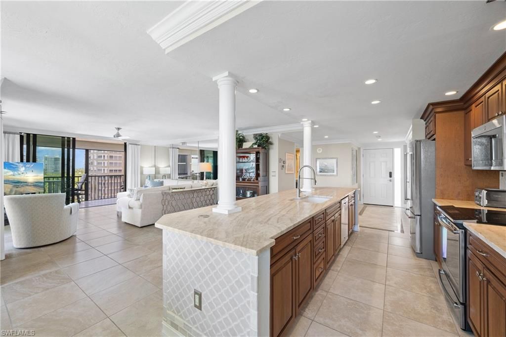 15 Bluebill Ave , Unit 606, Naples, FL 34108 Photo