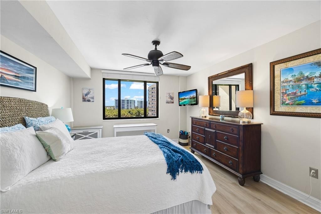 15 Bluebill Ave , Unit 606, Naples, FL 34108 Photo
