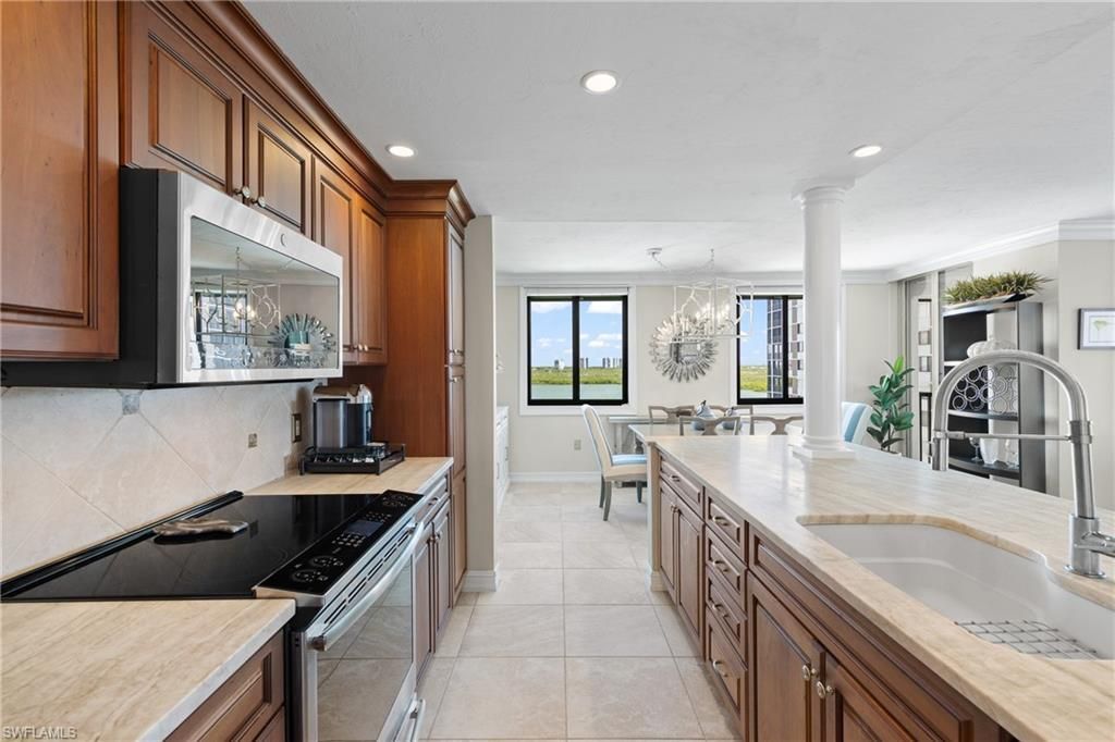15 Bluebill Ave , Unit 606, Naples, FL 34108 Photo