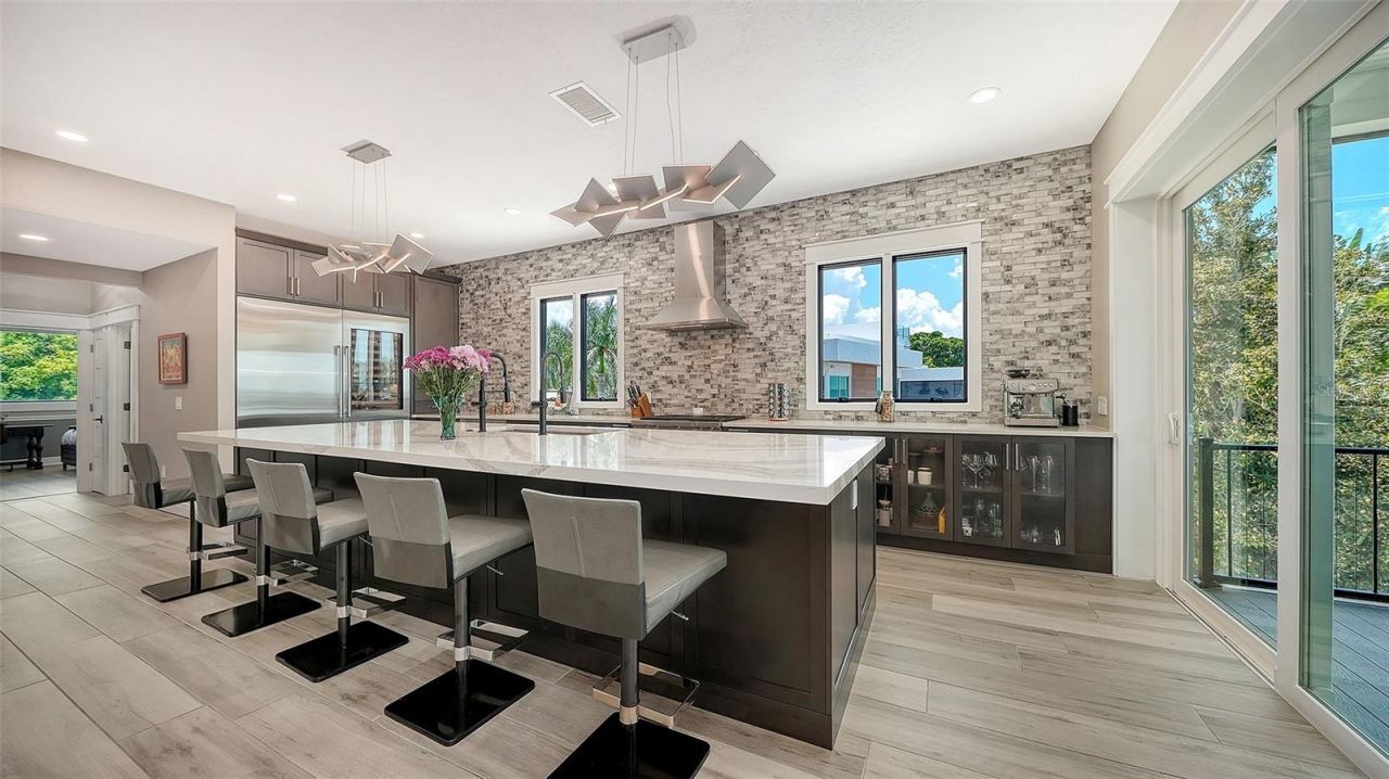 7418 Westmoreland Drive, Sarasota, FL 34243 Photo