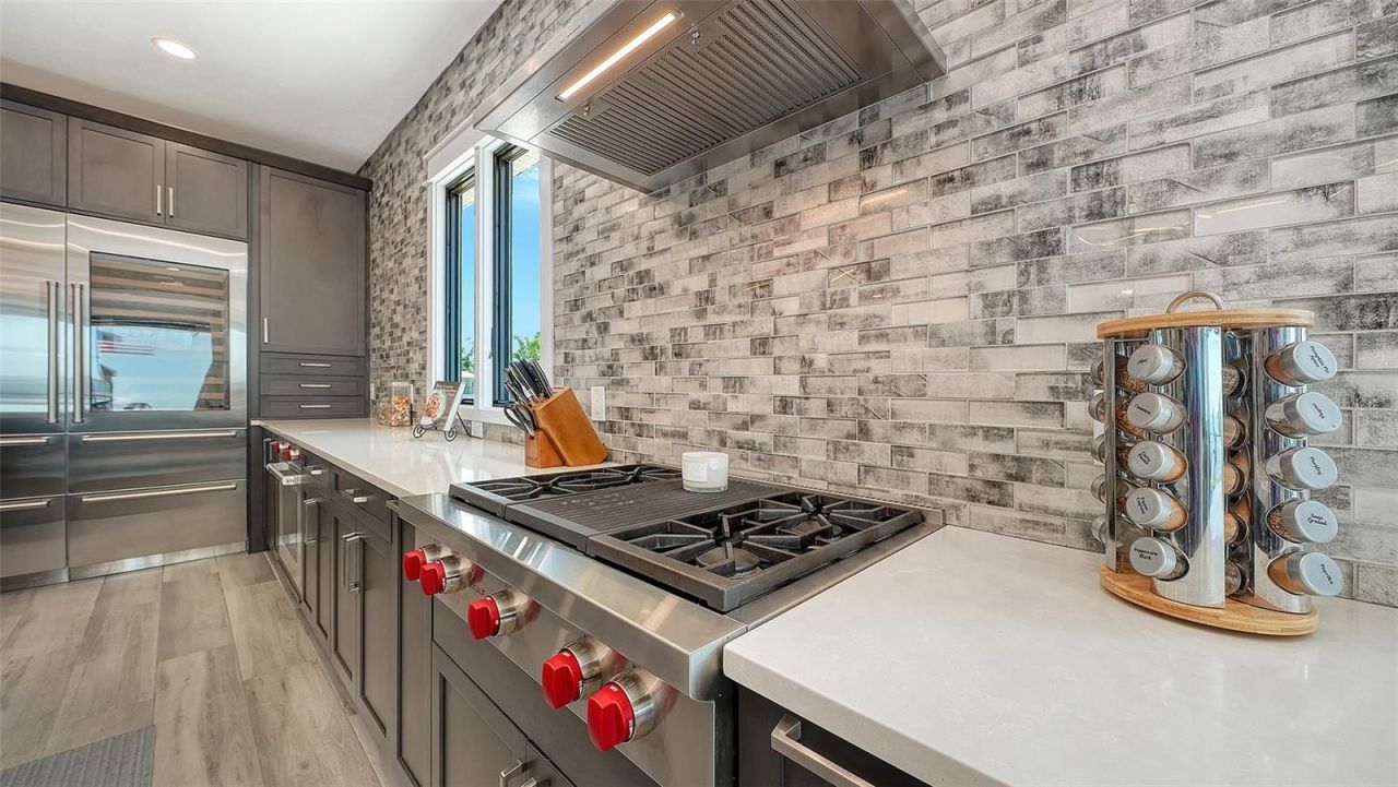 7418 Westmoreland Drive, Sarasota, FL 34243 Photo