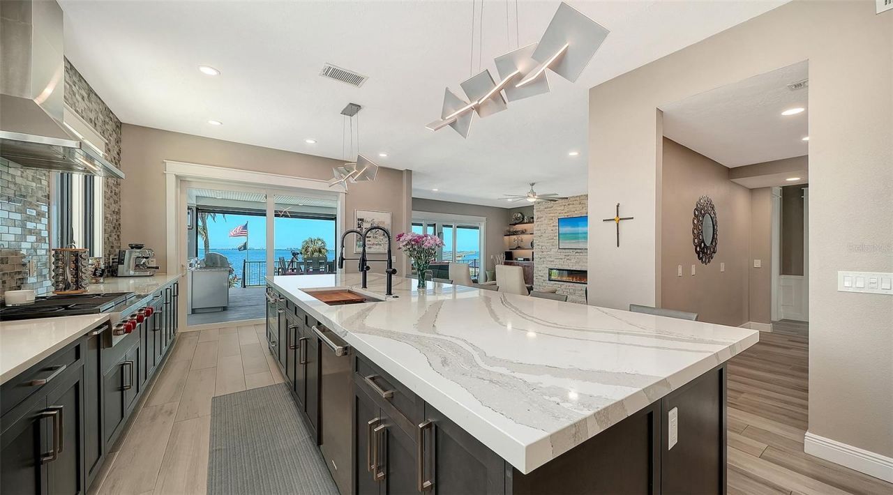 7418 Westmoreland Drive, Sarasota, FL 34243 Photo