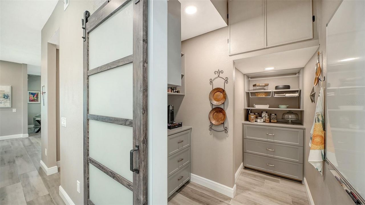 7418 Westmoreland Drive, Sarasota, FL 34243 Photo