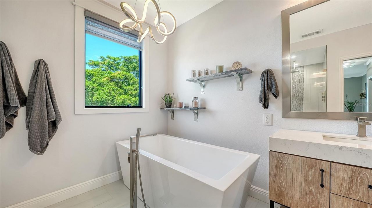 7418 Westmoreland Drive, Sarasota, FL 34243 Photo