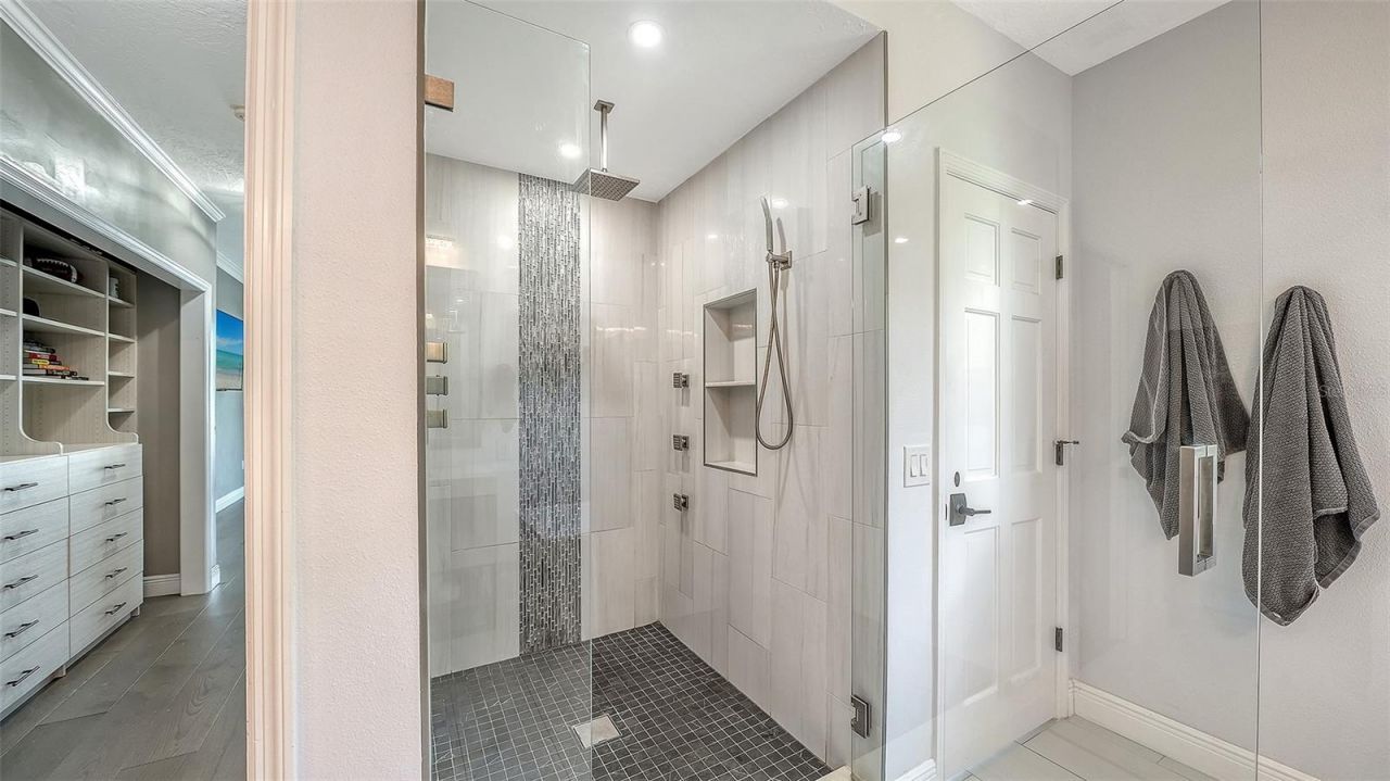 7418 Westmoreland Drive, Sarasota, FL 34243 Photo