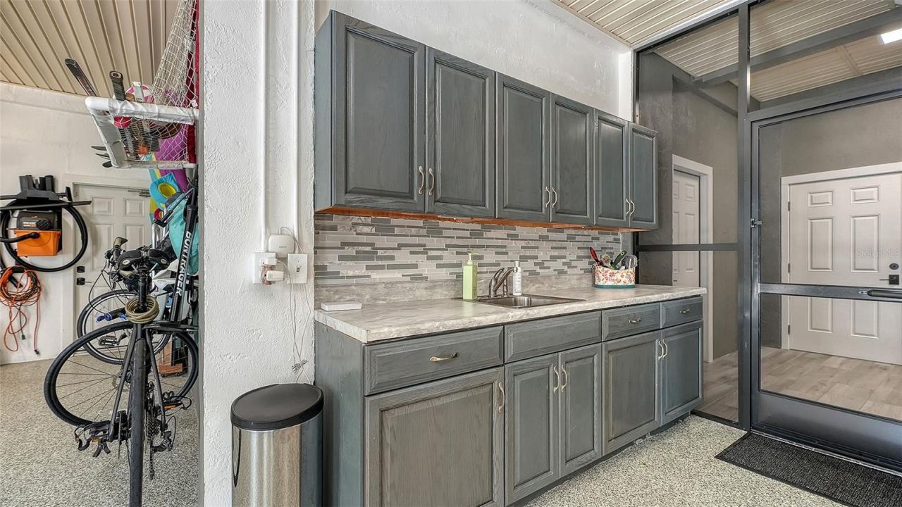 7418 Westmoreland Drive, Sarasota, FL 34243 Photo