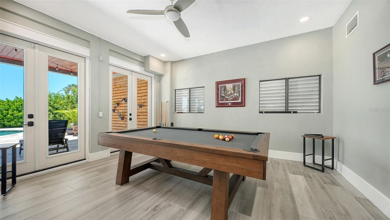 7418 Westmoreland Drive, Sarasota, FL 34243 Photo