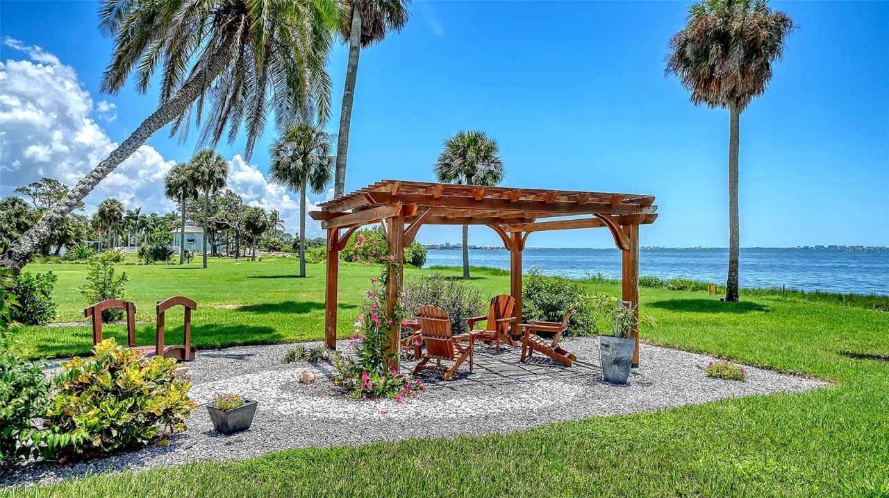 7418 Westmoreland Drive, Sarasota, FL 34243 Photo