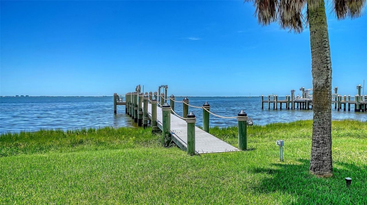 7418 Westmoreland Drive, Sarasota, FL 34243 Photo