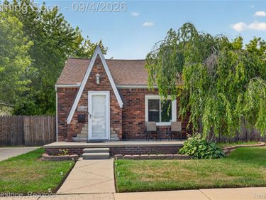 26227 Clancy Street, Roseville, Mi 48066
