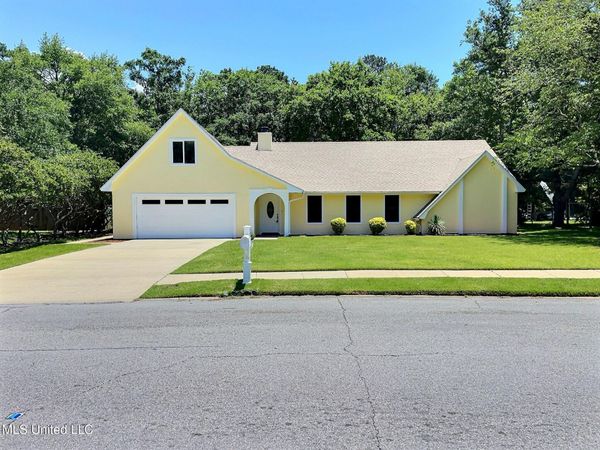 118 Linnet Drive, Ocean Springs, MS 39564