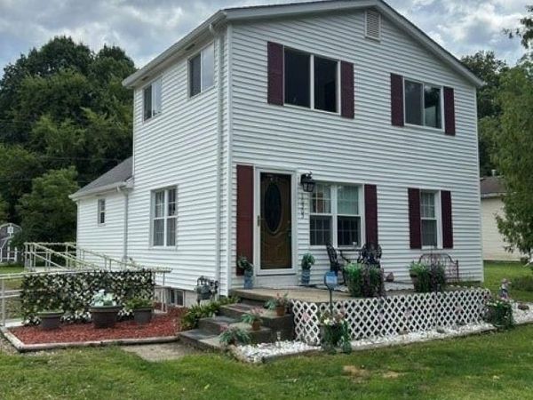 10505 Hall, Whitmore Lake, MI 48189