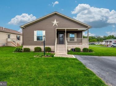 35 EMILY LANE, NEW HOLLAND, PA 17557