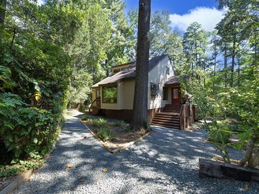 10 Ellen Place, Chapel Hill, NC 27514