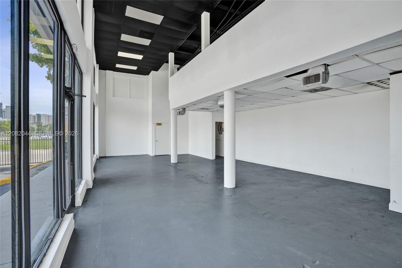 900 W Flagler St, Miami, FL 33130 Photo
