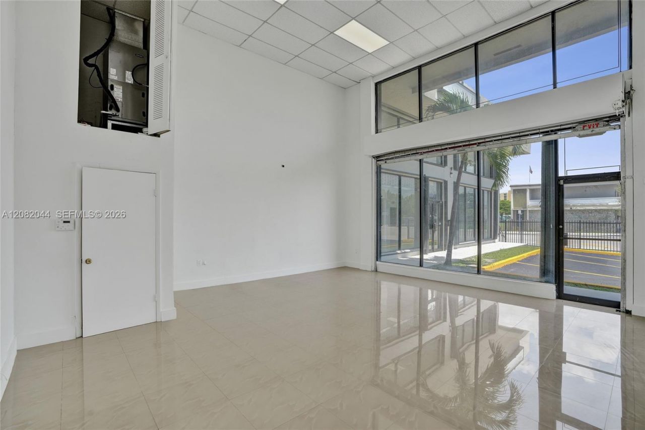 900 W Flagler St, Miami, FL 33130 Photo