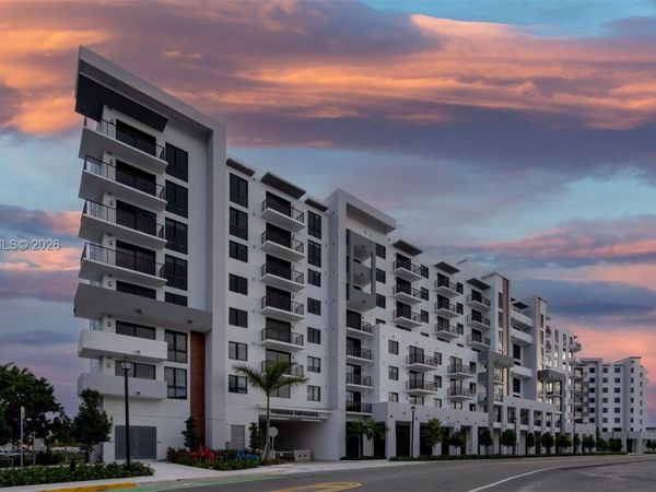 19401 W Dixie Hwy , Unit 202, Miami, FL 33180