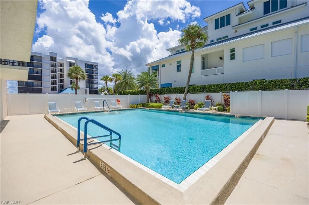 10475 Gulf Shore Dr, Unit 114, Naples, FL 34108 Photo