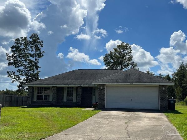 4840 La Casa Cir, Pace, FL 32571