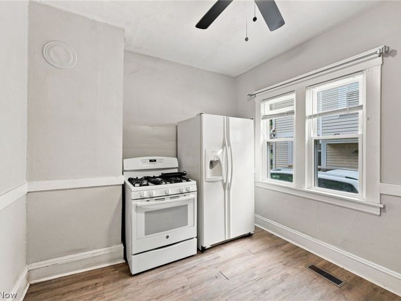 2056 W 101st Street, Cleveland, OH 44102 Photo 11