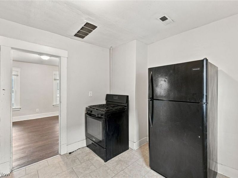 2056 W 101st Street, Cleveland, OH 44102 Photo 23