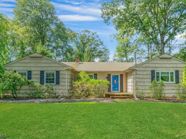 27 Stone Fence Rd, Allendale, NJ 07401