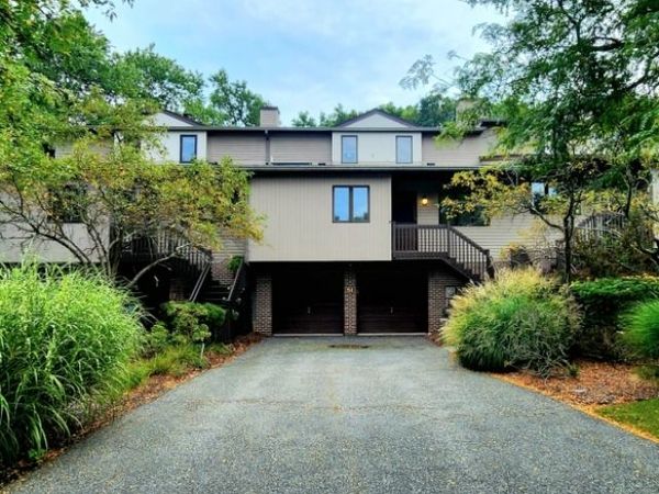 51 Peach Hill Ct, Ramsey, NJ 07446