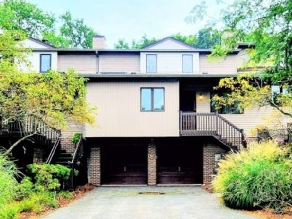 51 Peach Hill Ct, Ramsey, NJ 07446